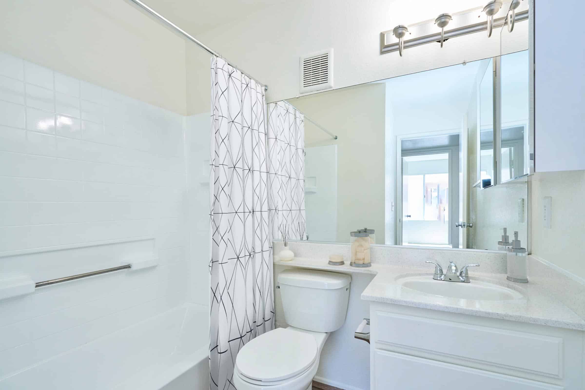 Exterior?w=400&h=260&fit=crop&q=40&auto=format&trim=auto