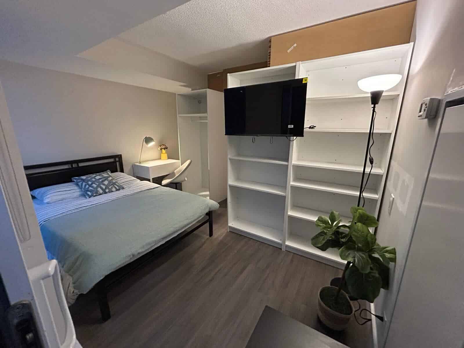 Master Room With Private Washroom - Amenities?w=400&h=260&fit=crop&q=40&auto=format&trim=auto