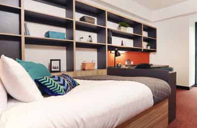 Common Area?w=400&h=260&fit=crop&q=40&auto=format&trim=auto