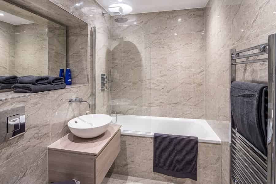 2 Bedroom Apartment, Abbott House, Abbey View, St Albans AL1 2QU (Flat 1) - London, England, United Kingdom - 2 Bedroom Apartment - Bathroom
