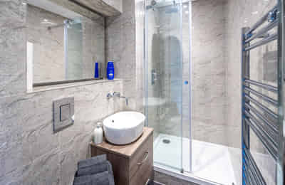 2 Bedroom Apartment, Abbott House, Abbey View, St Albans AL1 2QU (Flat 2) - London, England, United Kingdom - 2 Bedroom Flat - Bathroom