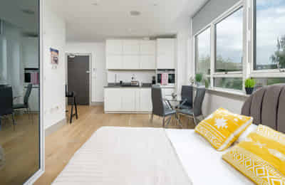 Studio - Kitchen?w=400&h=260&fit=crop&q=40&auto=format&trim=auto