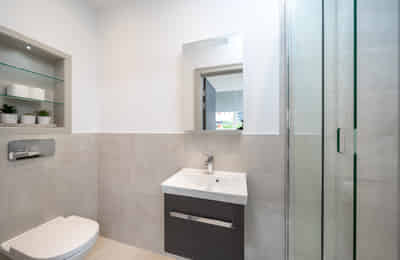 Studio Apartment, 69 Lawrence Road, London N15 4FZ (Studio 8) - London, England, United Kingdom - Studio - Bathroom
