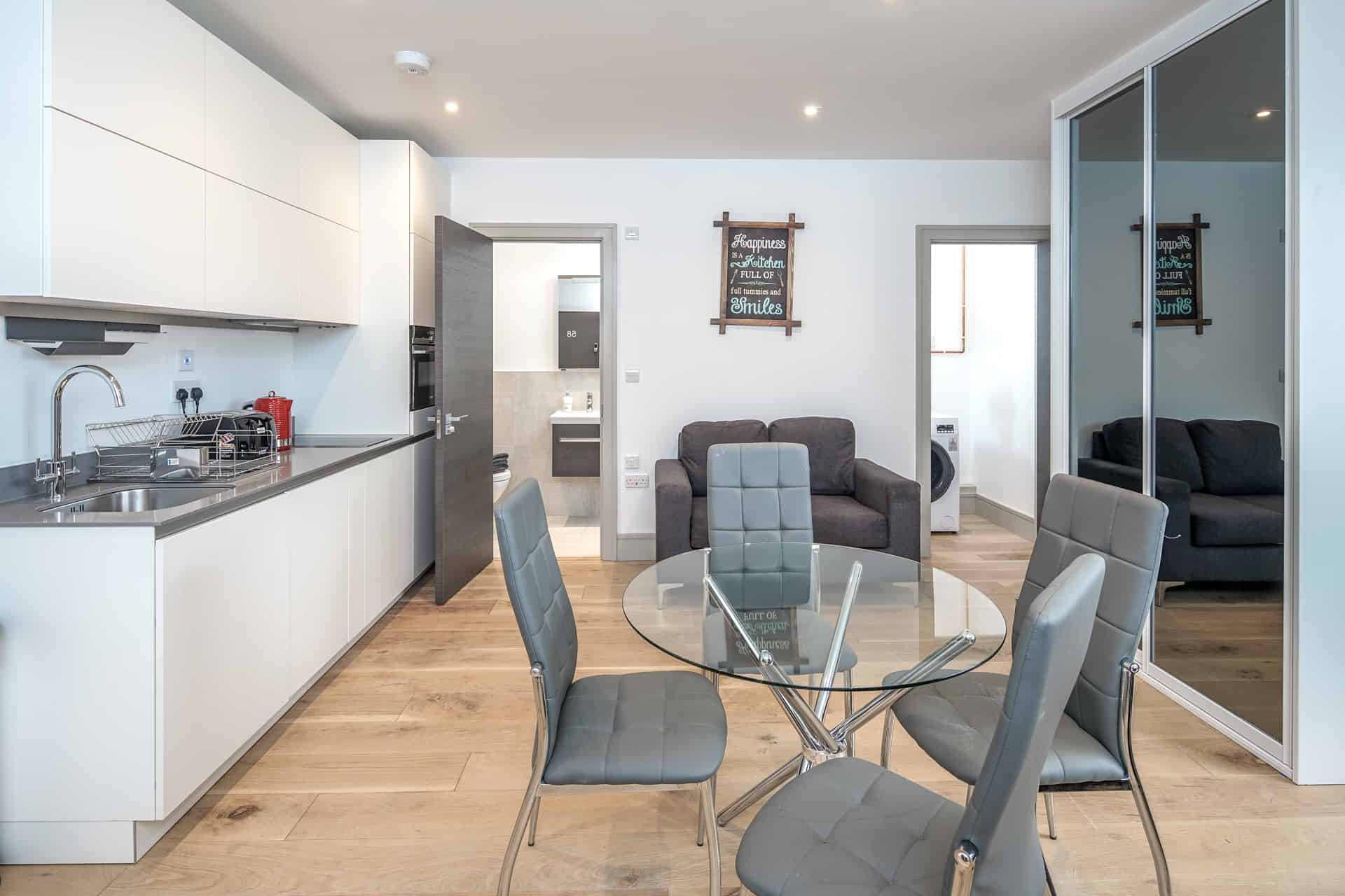 Studio Apartment, 69 Lawrence Road, London N15 4FZ (Studio 6) - London, England, United Kingdom - Studio Flat - Amenities