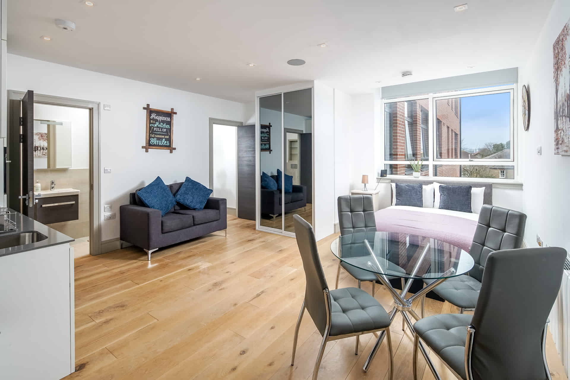 Studio Apartment, 69 Lawrence Road, London N15 4FZ (Studio 6) - London, England, United Kingdom - Studio Flat - Amenities