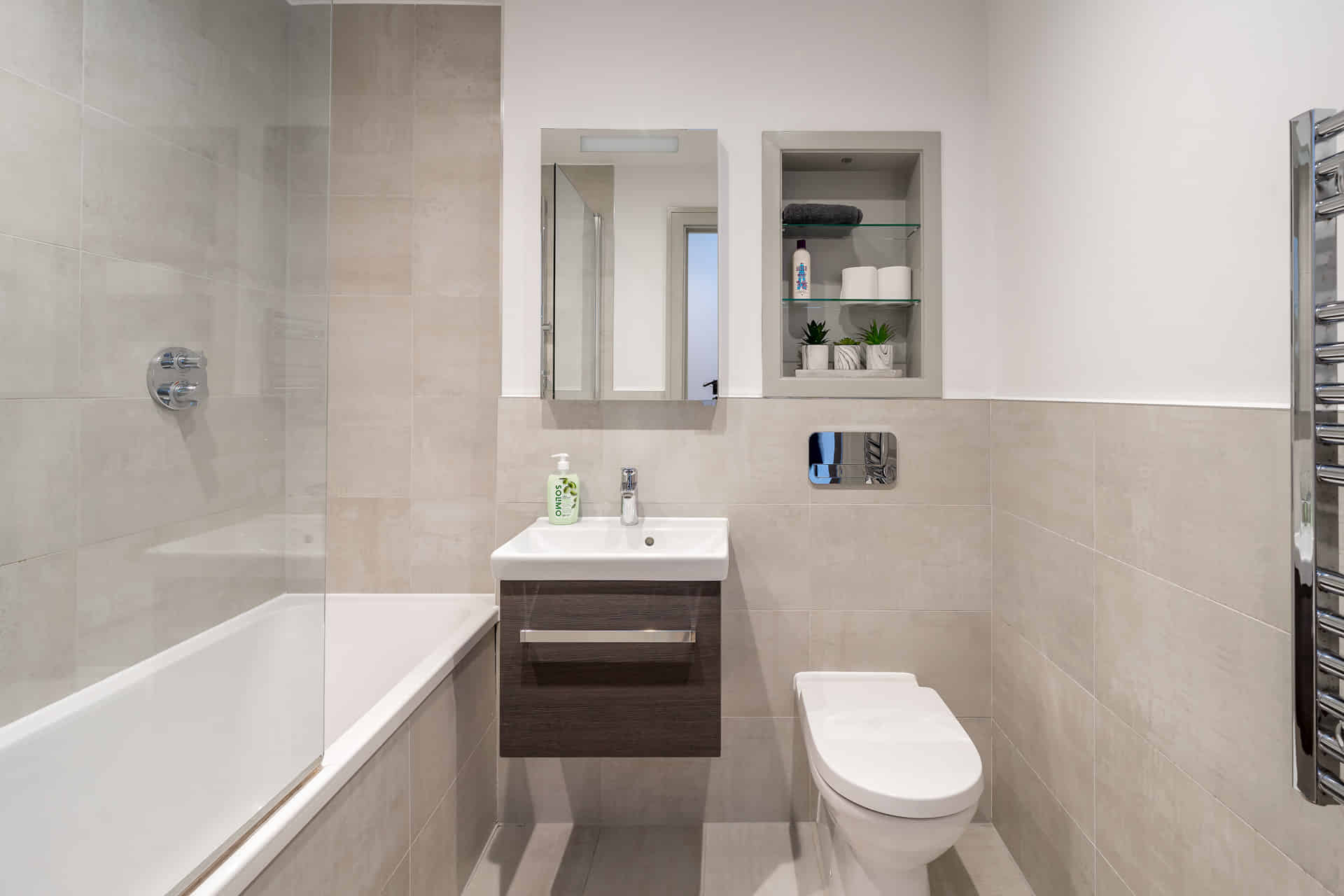 3 Bedroom Apartment, 69 Lawrence Road, London N15 4FZ - London, England, United Kingdom - 3 Bedroom Apartment - Bathroom