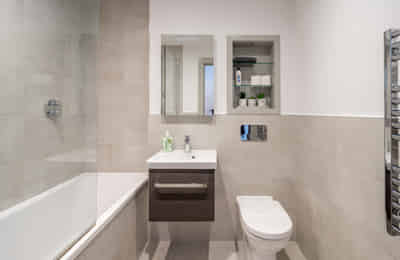 3 Bedroom Apartment, 69 Lawrence Road, London N15 4FZ - London, England, United Kingdom - 3 Bedroom Apartment - Bathroom