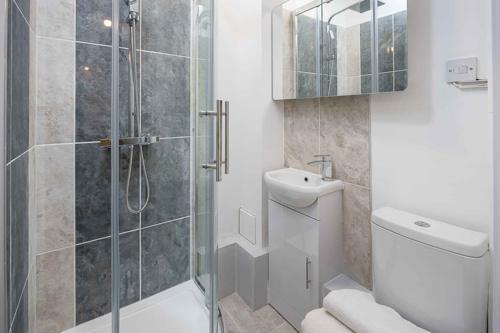 Studio Apartment, 25 Voss Street, London E2 6JE - London, England, United Kingdom - Studio - Bathroom
