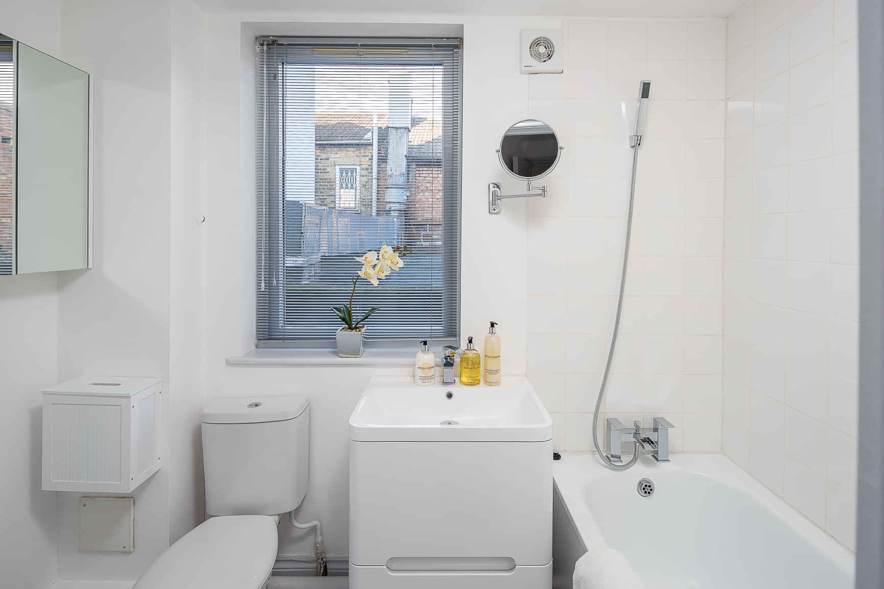 2 Bedroom Apartment, 25 Voss Street, London E2 6JE - London, England, United Kingdom - 2 Bedroom Apartment - Bathroom