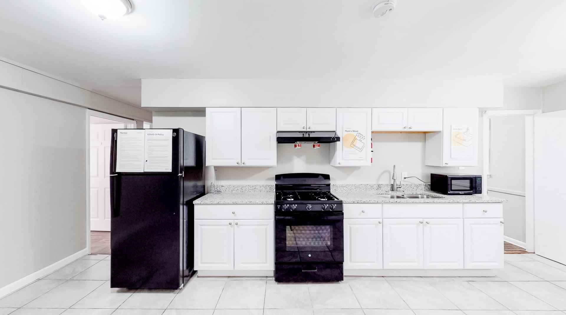 Room in a 8 Bedroom Apartment, GA 30083 - Atlanta, Georgia, United States - Kitchen