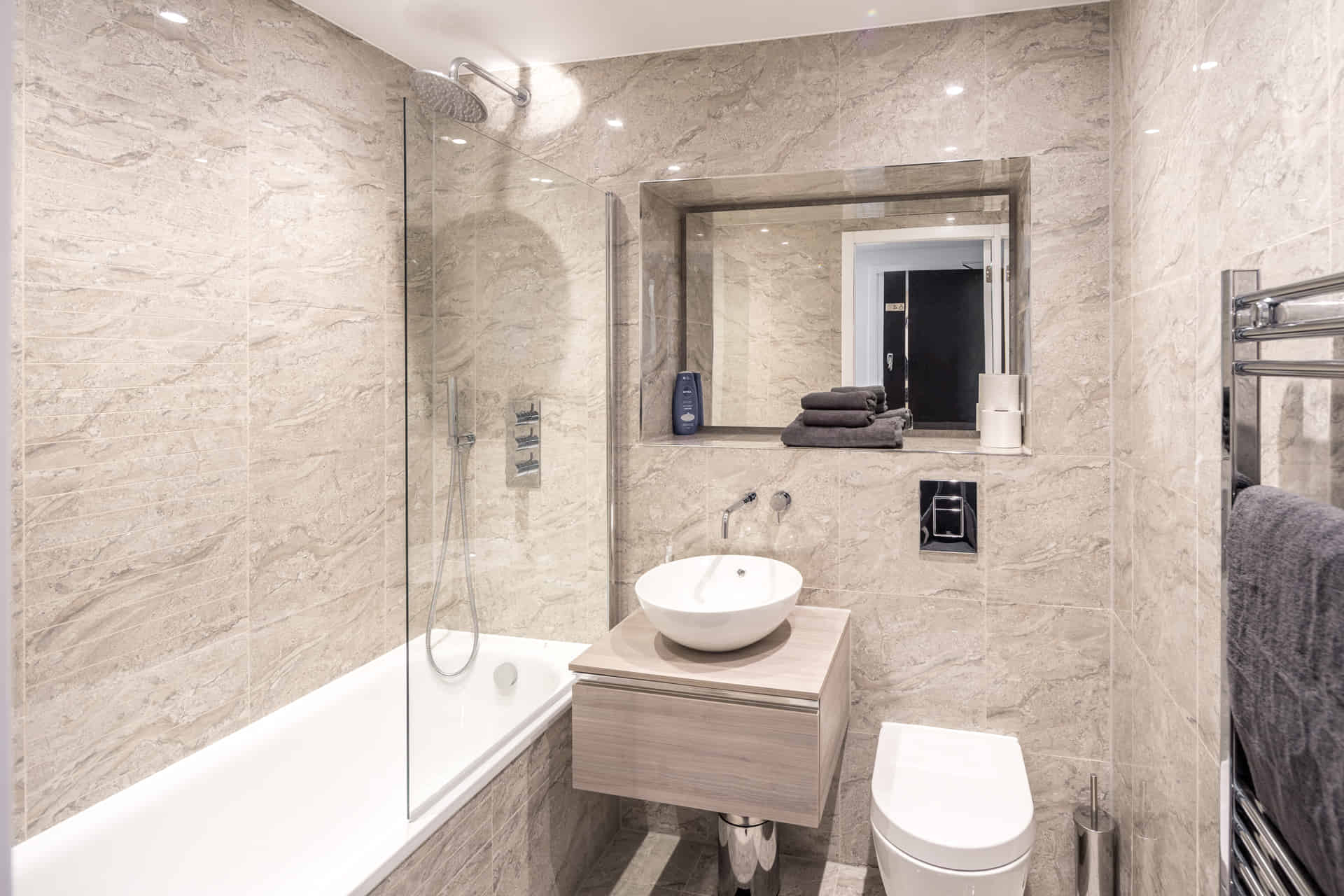 1 Bedroom Apartment - Amenities?w=400&h=260&fit=crop&q=40&auto=format&trim=auto