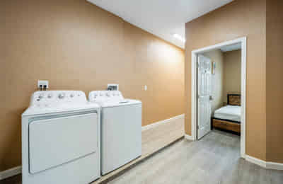 Room in a 9 Bedroom Apartment, TX 77047 - Houston, Texas, United States - Amenities