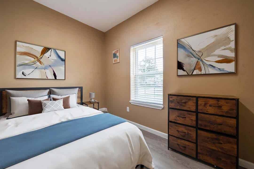 Amenities?w=400&h=260&fit=crop&q=40&auto=format&trim=auto