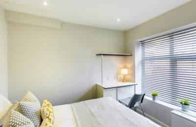 Amenities?w=400&h=260&fit=crop&q=40&auto=format&trim=auto