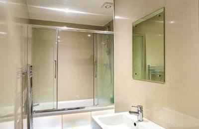 Room in a 4 Bedroom Apartment, 119 Spencer Road, Stoke-on-Trent ST4 2BE - Stoke-on-Trent, England, United Kingdom - Bedroom 2 - Bathroom