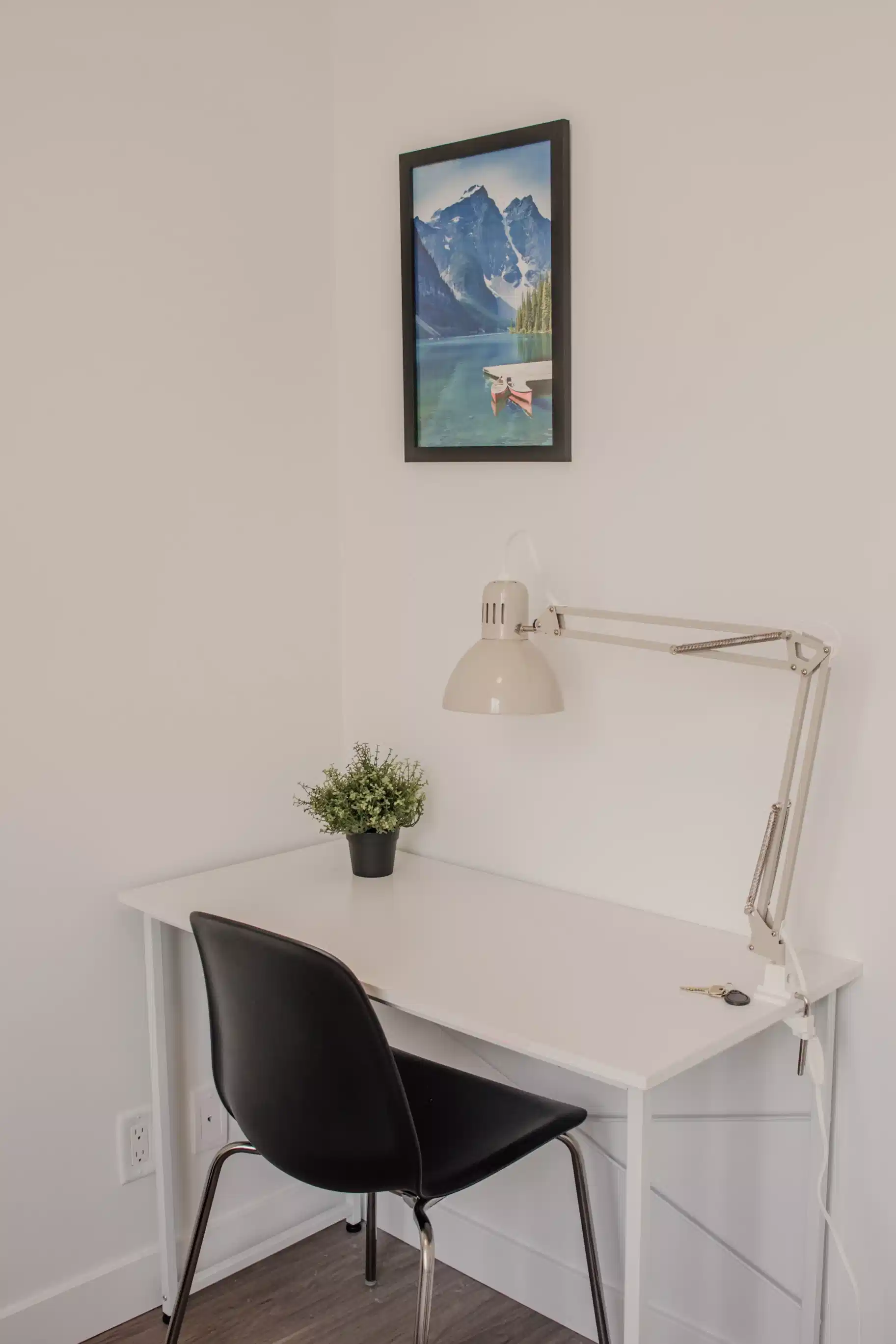 Exterior?w=400&h=260&fit=crop&q=40&auto=format&trim=auto