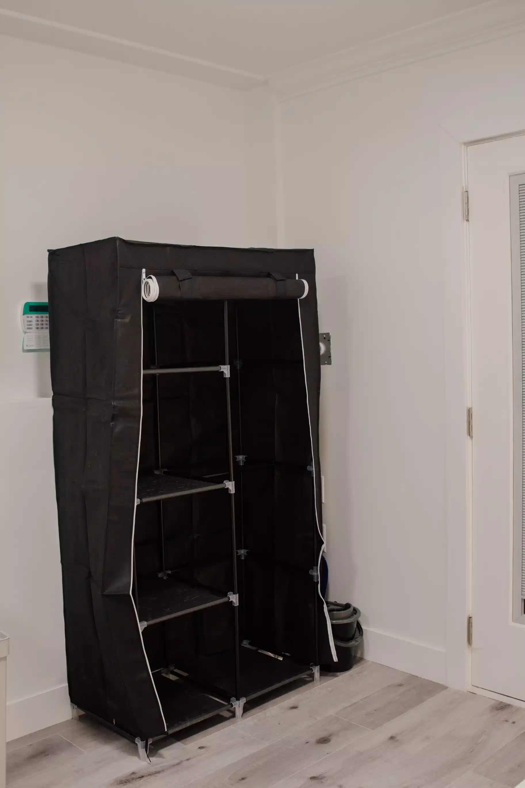 Kitchen?w=400&h=260&fit=crop&q=40&auto=format&trim=auto