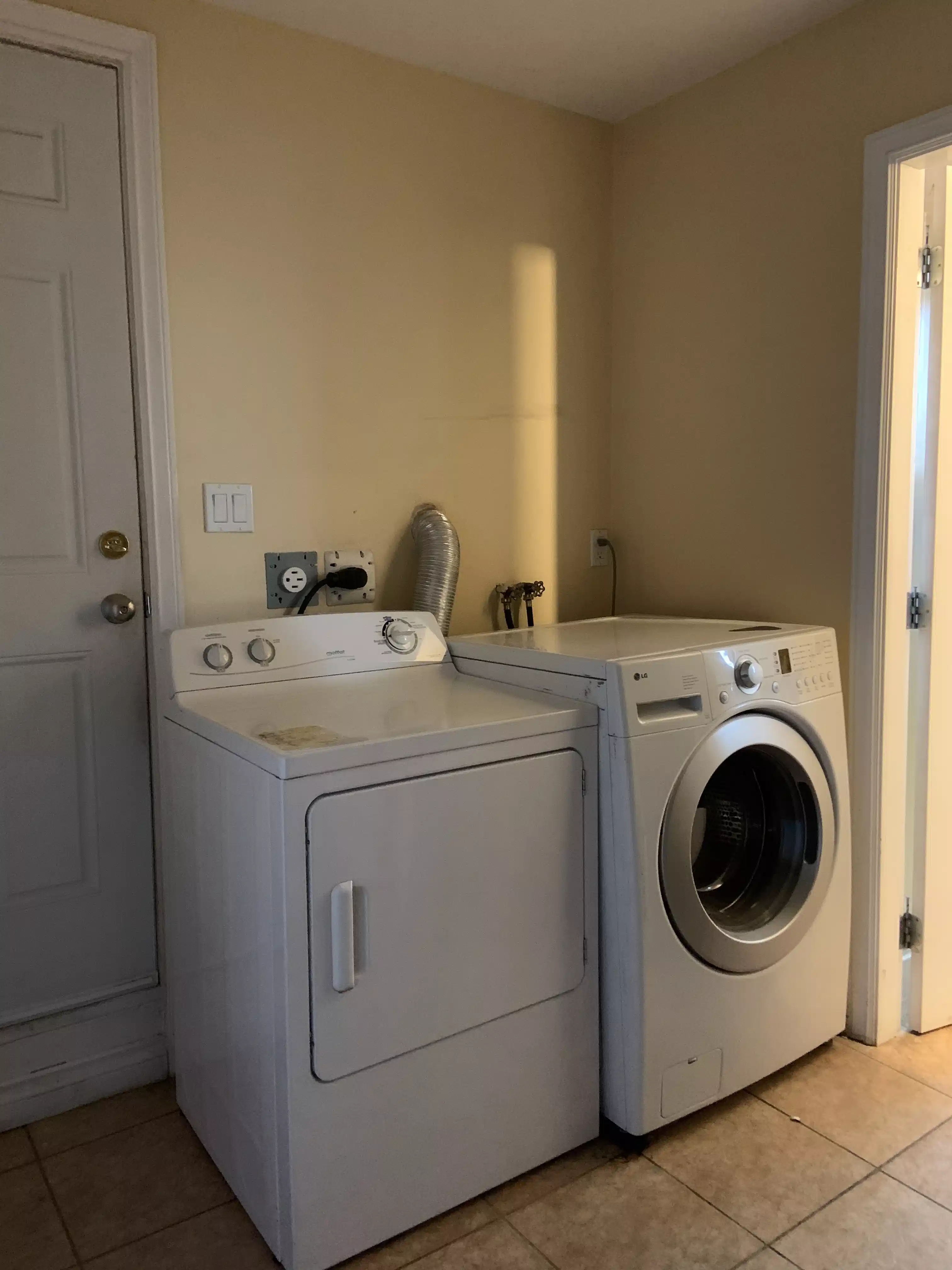 6975 Beatrice St, Vancouver - Vancouver, Canada - Amenities