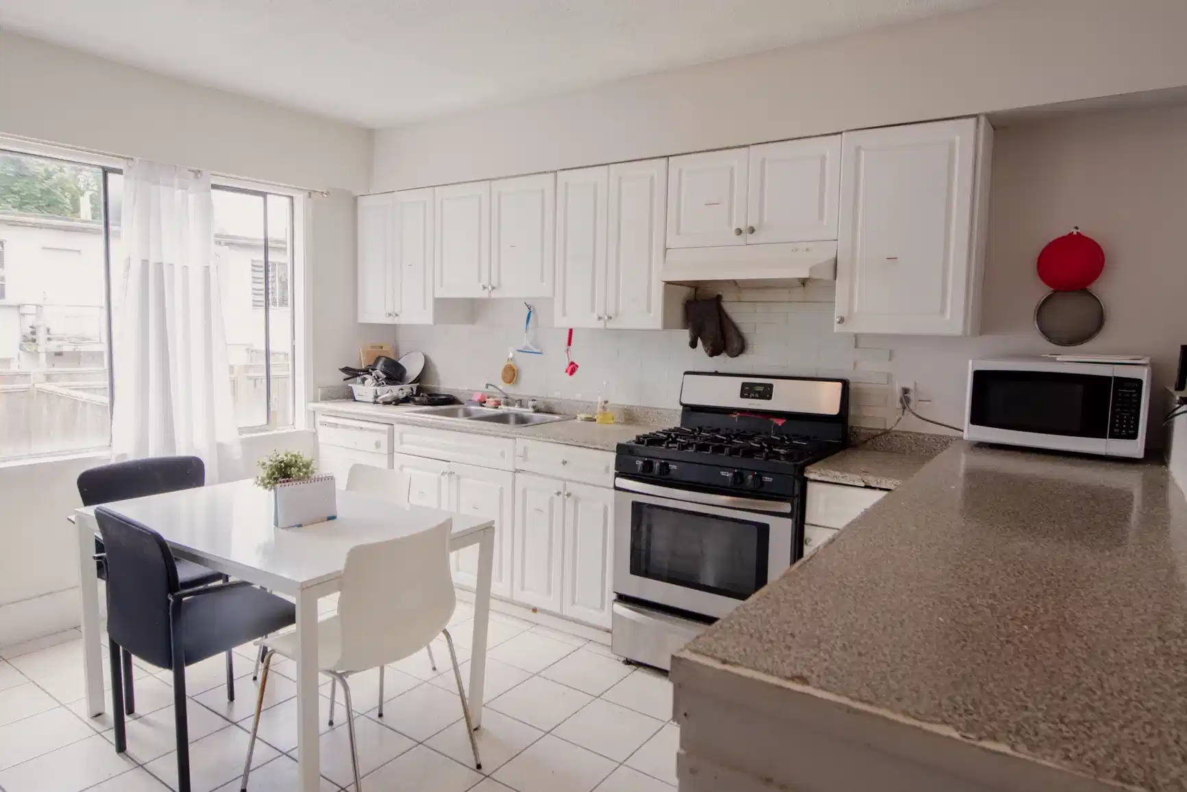 2090 E Pender St, Vancouver - Vancouver, Canada - Kitchen