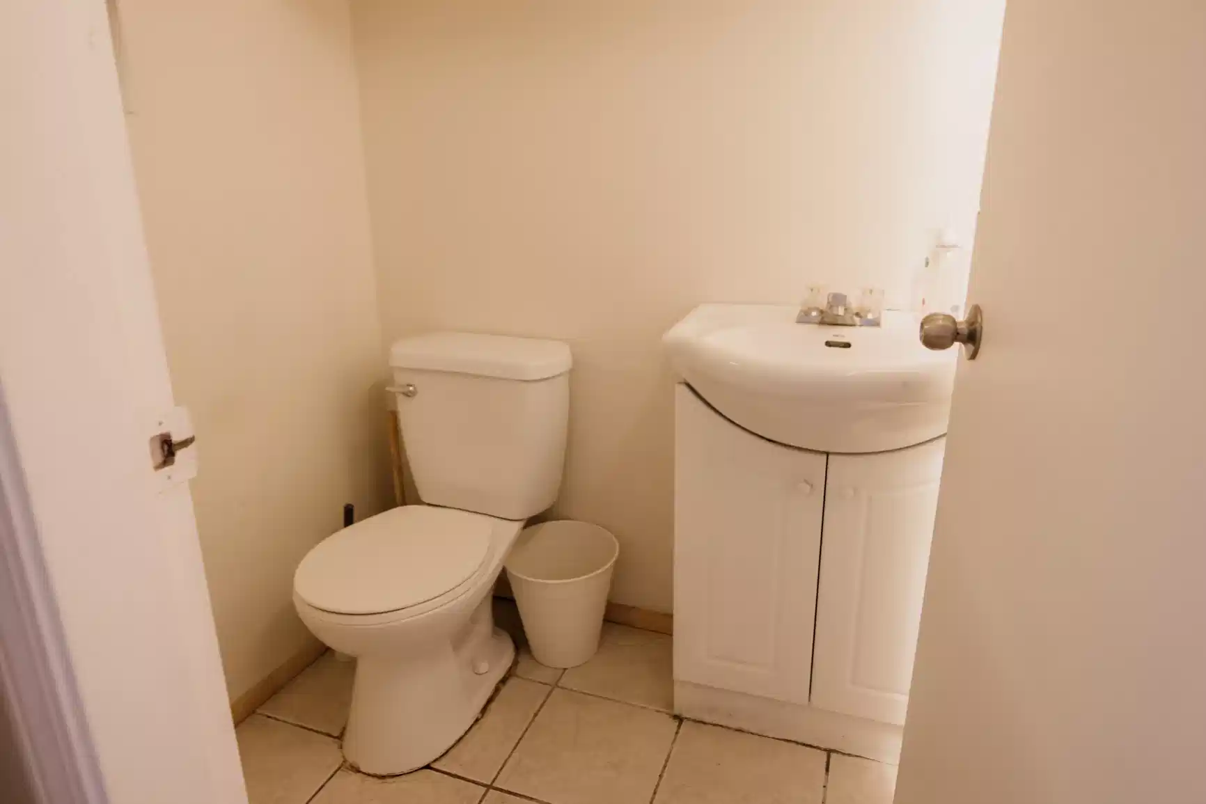 Kitchen?w=400&h=260&fit=crop&q=40&auto=format&trim=auto