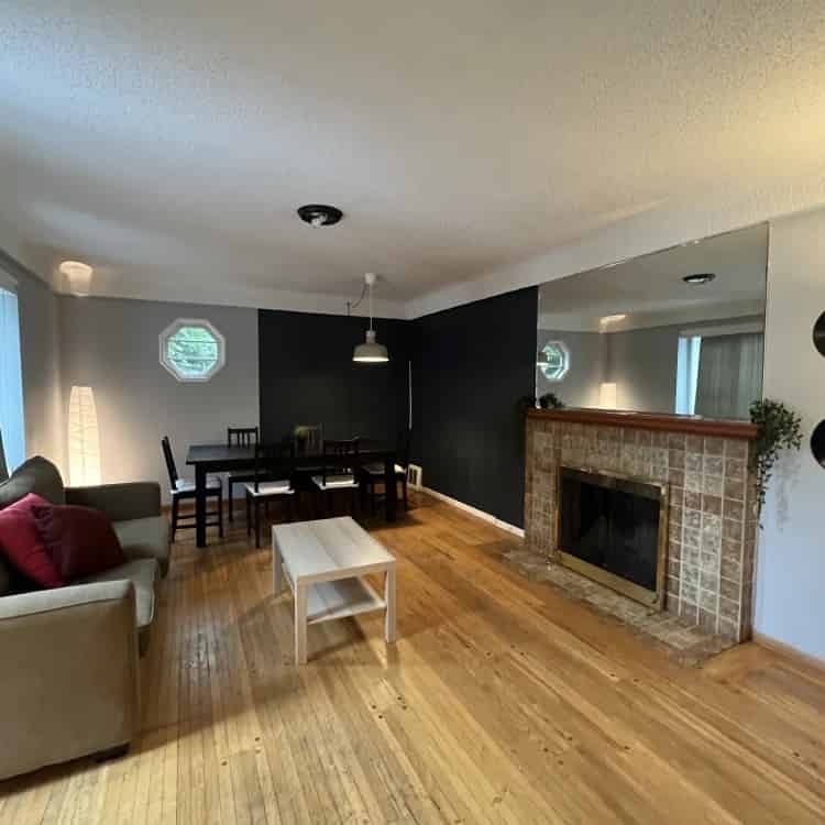 Exterior?w=400&h=260&fit=crop&q=40&auto=format&trim=auto