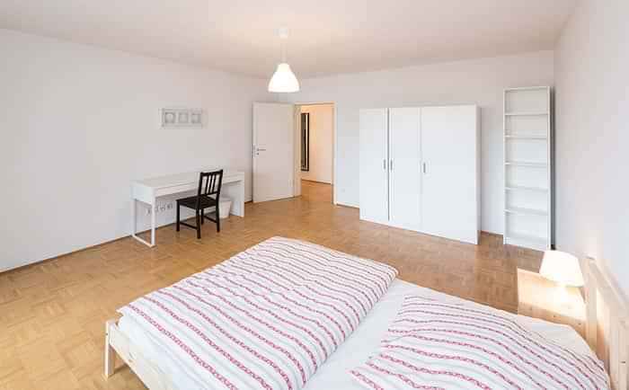 Elisabethstraße, Munich - Munich, Germany - Bedroom