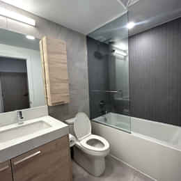  Unit 2602 - Standard Room - Bathroom