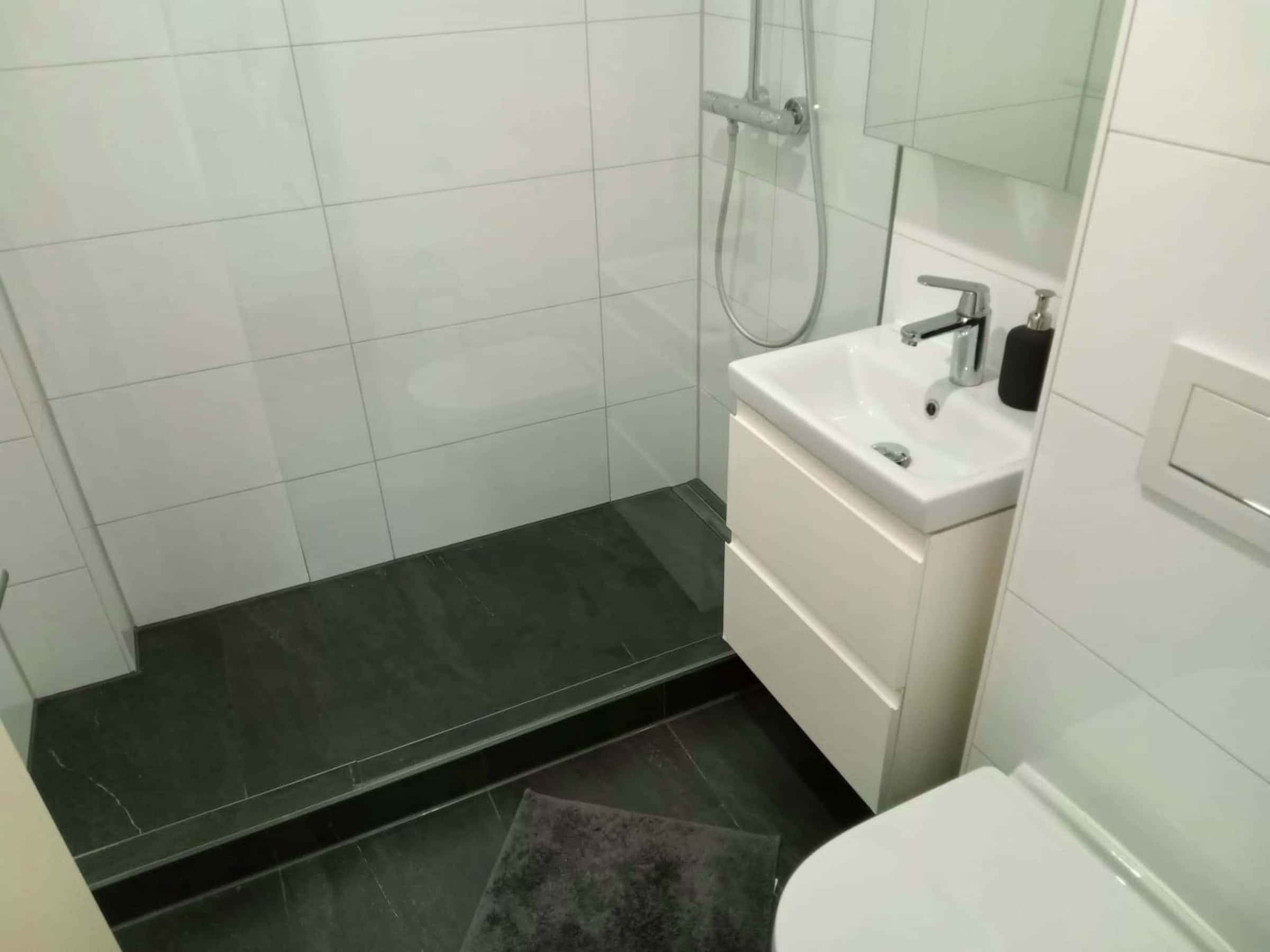 Room 1 - Kitchen?w=400&h=260&fit=crop&q=40&auto=format&trim=auto