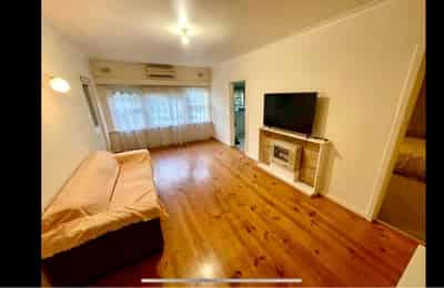 Room 2 - Kitchen?w=400&h=260&fit=crop&q=40&auto=format&trim=auto