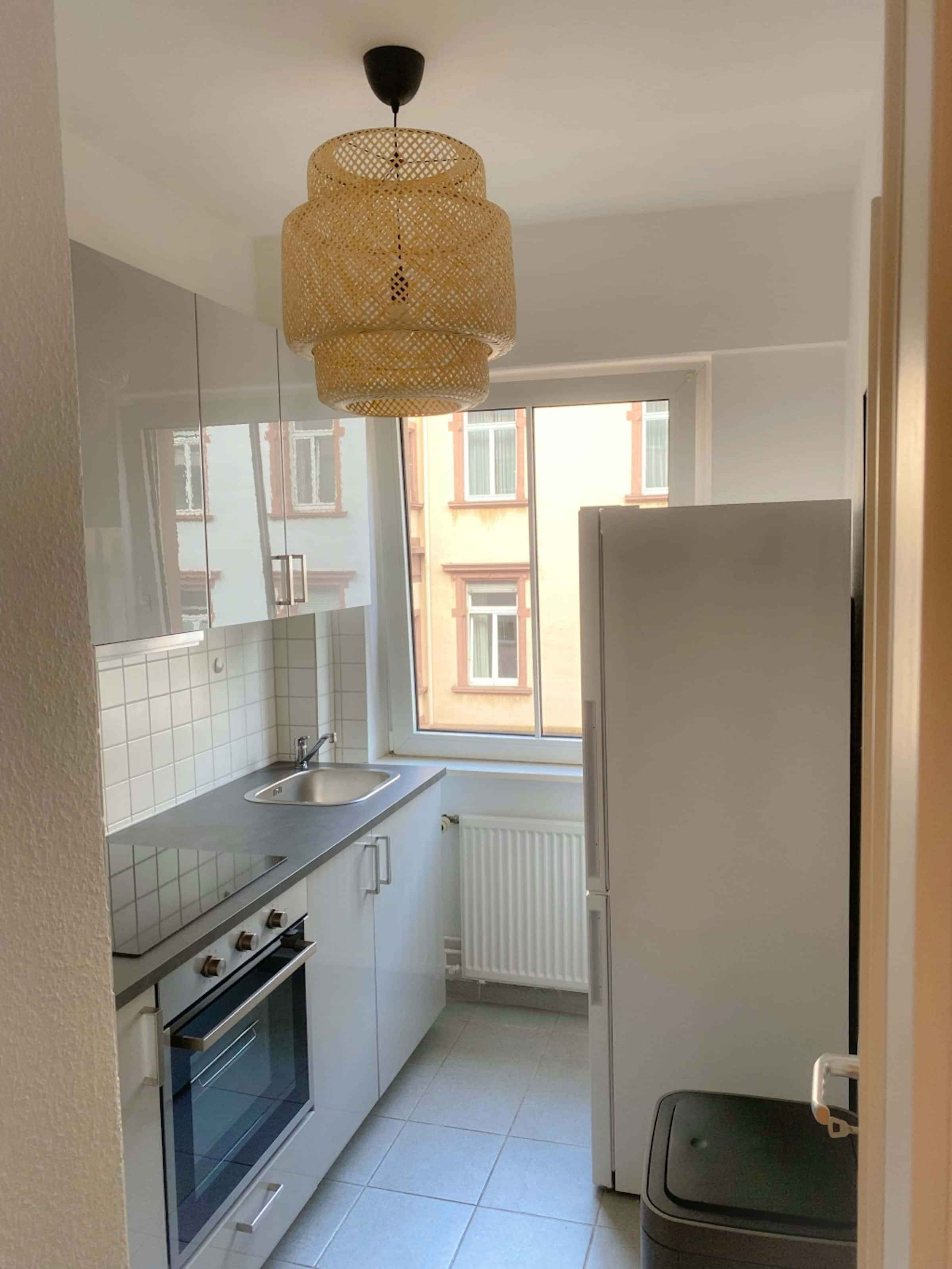 Wiesenau, Frankfurt - Frankfurt, Germany - Kitchen