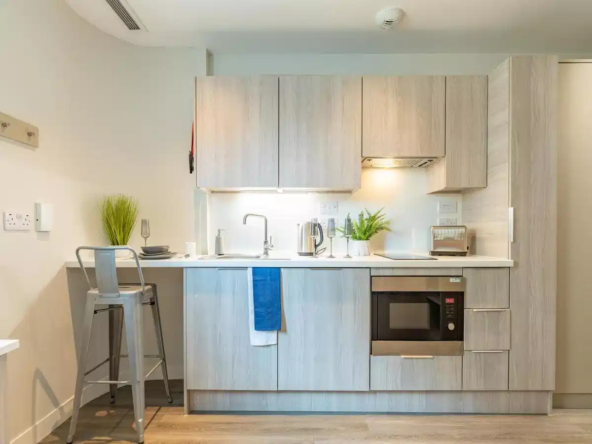 Amenities?w=400&h=260&fit=crop&q=40&auto=format&trim=auto