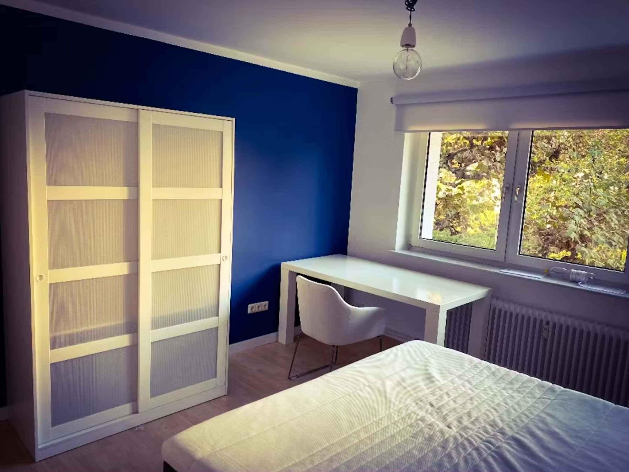 Common Area?w=400&h=260&fit=crop&q=40&auto=format&trim=auto