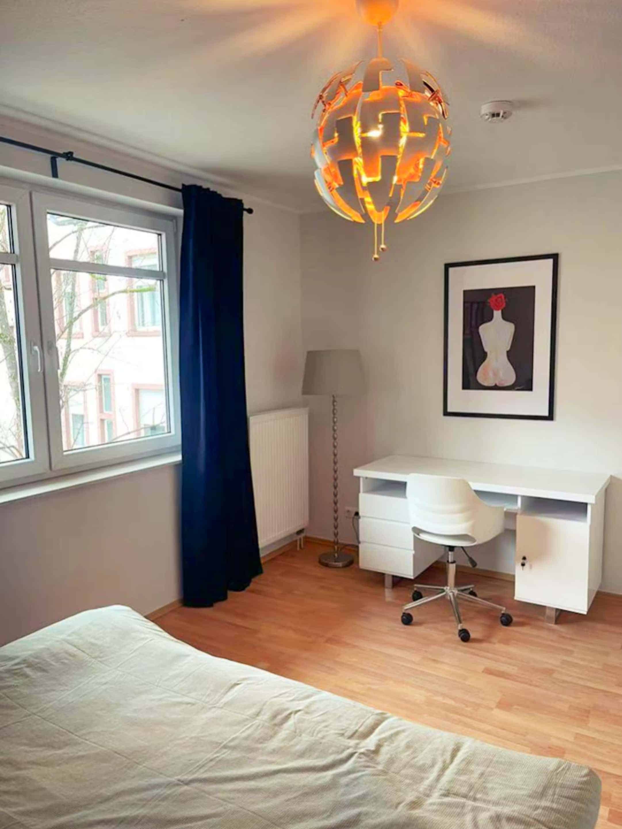 Common Area?w=400&h=260&fit=crop&q=40&auto=format&trim=auto