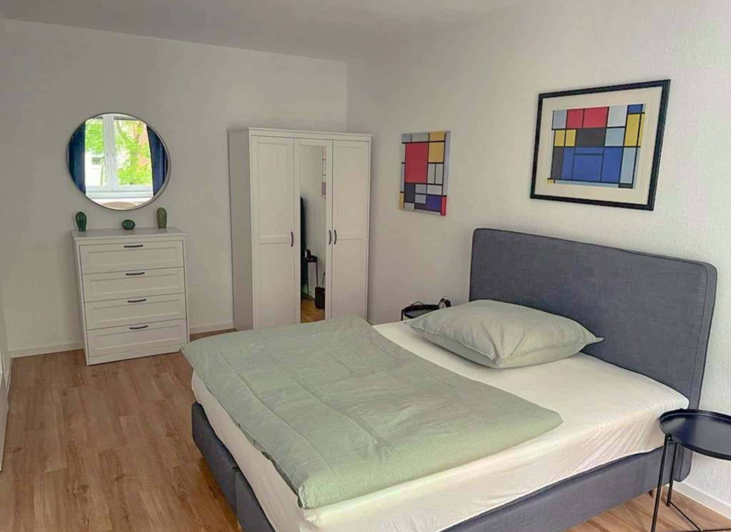 Room 1 - Amenities?w=400&h=260&fit=crop&q=40&auto=format&trim=auto