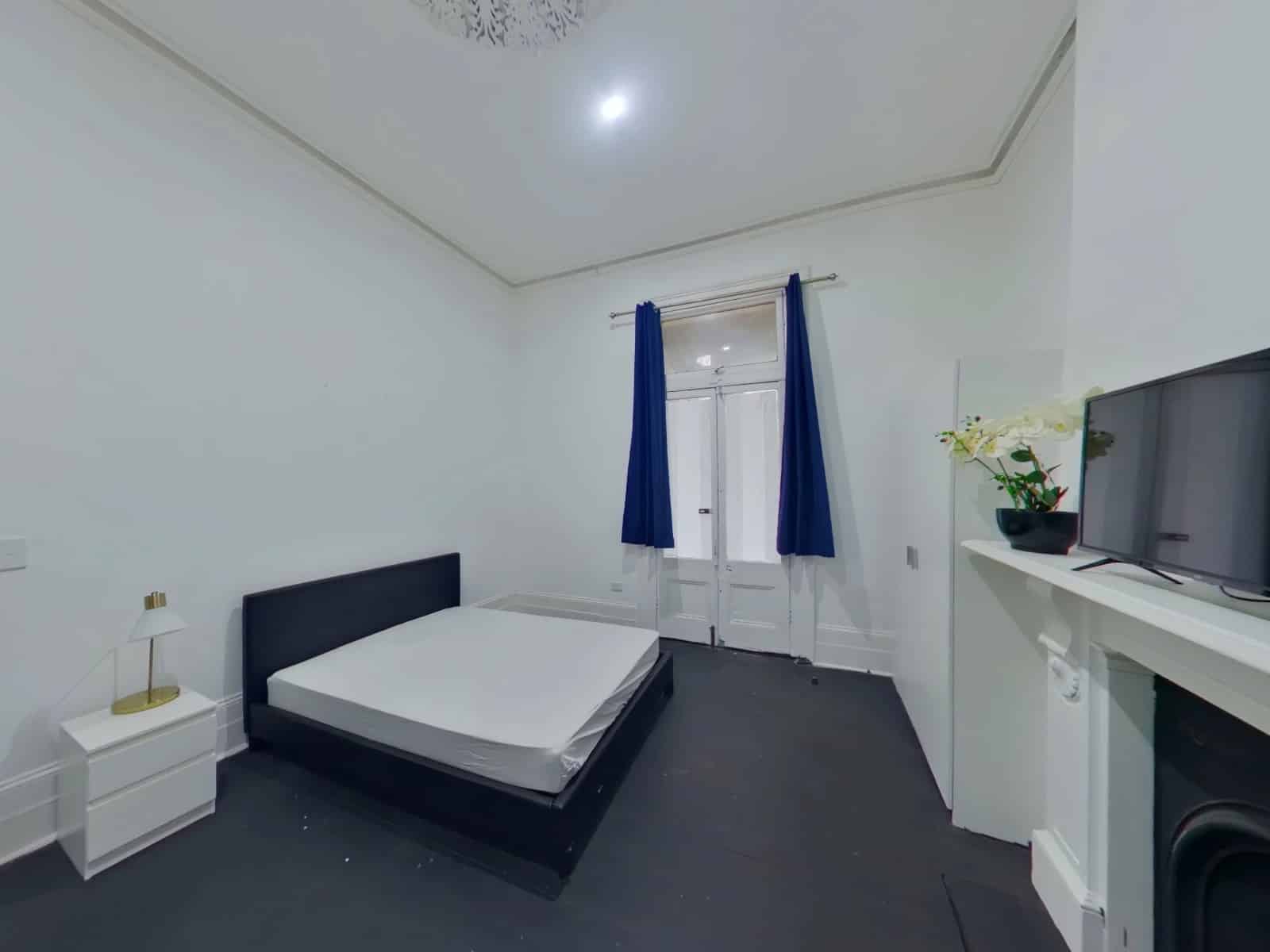 Room in a 12 Bedroom Apartment, 195 Cleveland, Redfern, Sydney - Sydney, New South Wales, Australia - Room 2 (Studio) - Bedroom