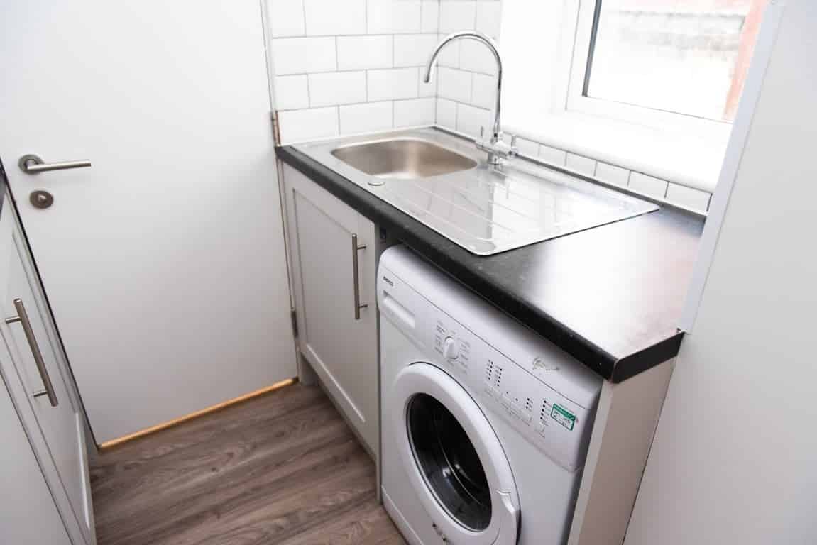 Amenities?w=400&h=260&fit=crop&q=40&auto=format&trim=auto