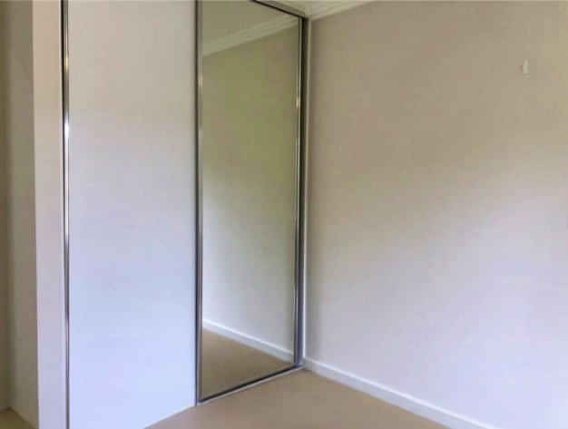 Common Area?w=400&h=260&fit=crop&q=40&auto=format&trim=auto