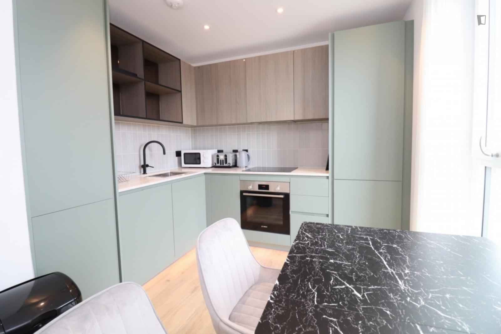 Property?w=400&h=260&fit=crop&q=40&auto=format&trim=auto