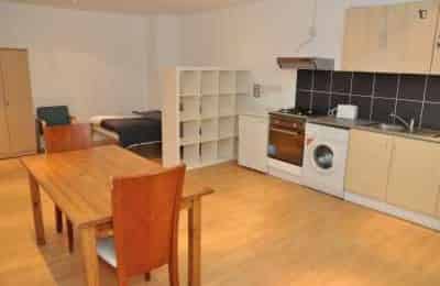 Studio Room, Copenhagen Pl, London, E14 7EX - London, England, United Kingdom - Bedroom 1 - Kitchen