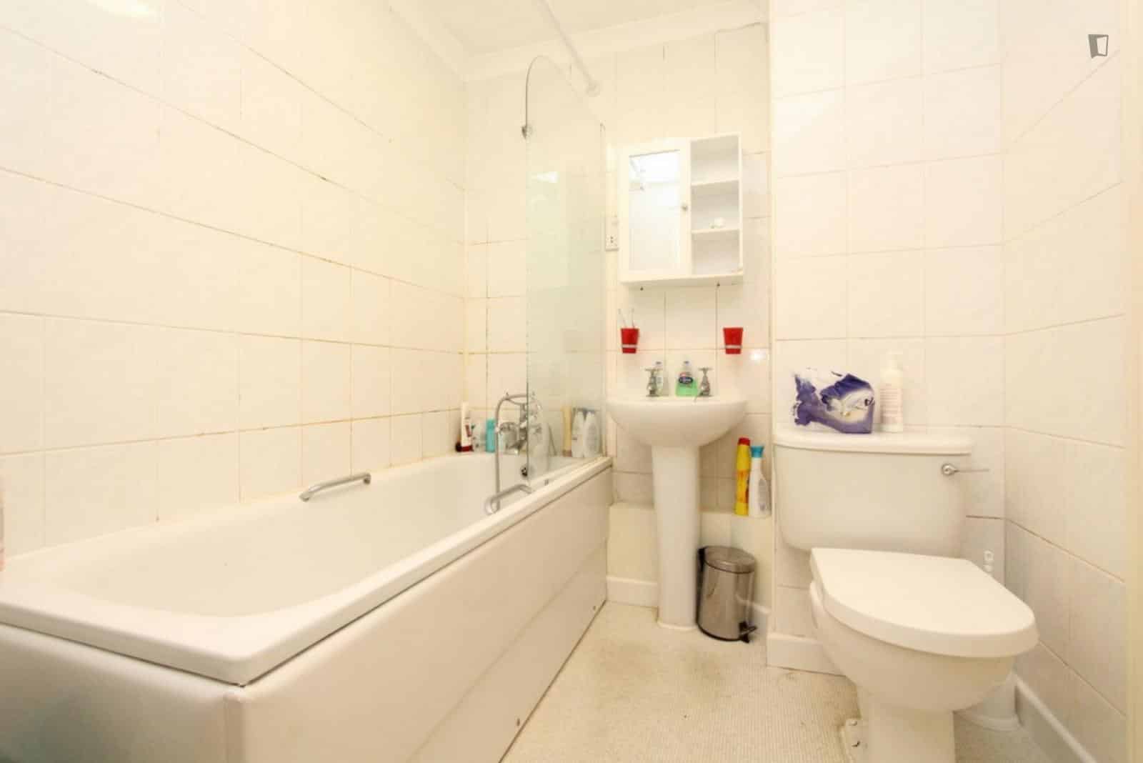 Bedroom 3 - Bedroom?w=400&h=260&fit=crop&q=40&auto=format&trim=auto