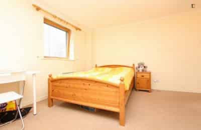 Room in a 3 Bedroom Apartment, Marsh Wall, London, E14 9SG - London, England, United Kingdom - Bedroom 1 - Bedroom