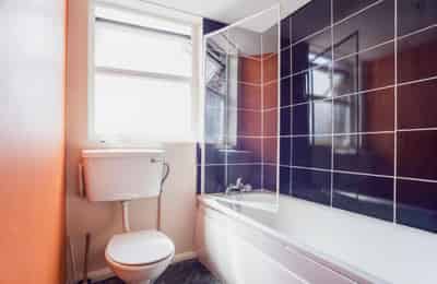 Room in a 9 Bedroom Apartment, Kilburn High Rd, London, NW6 7JN - London, England, United Kingdom - Bedroom 2 - Bathroom