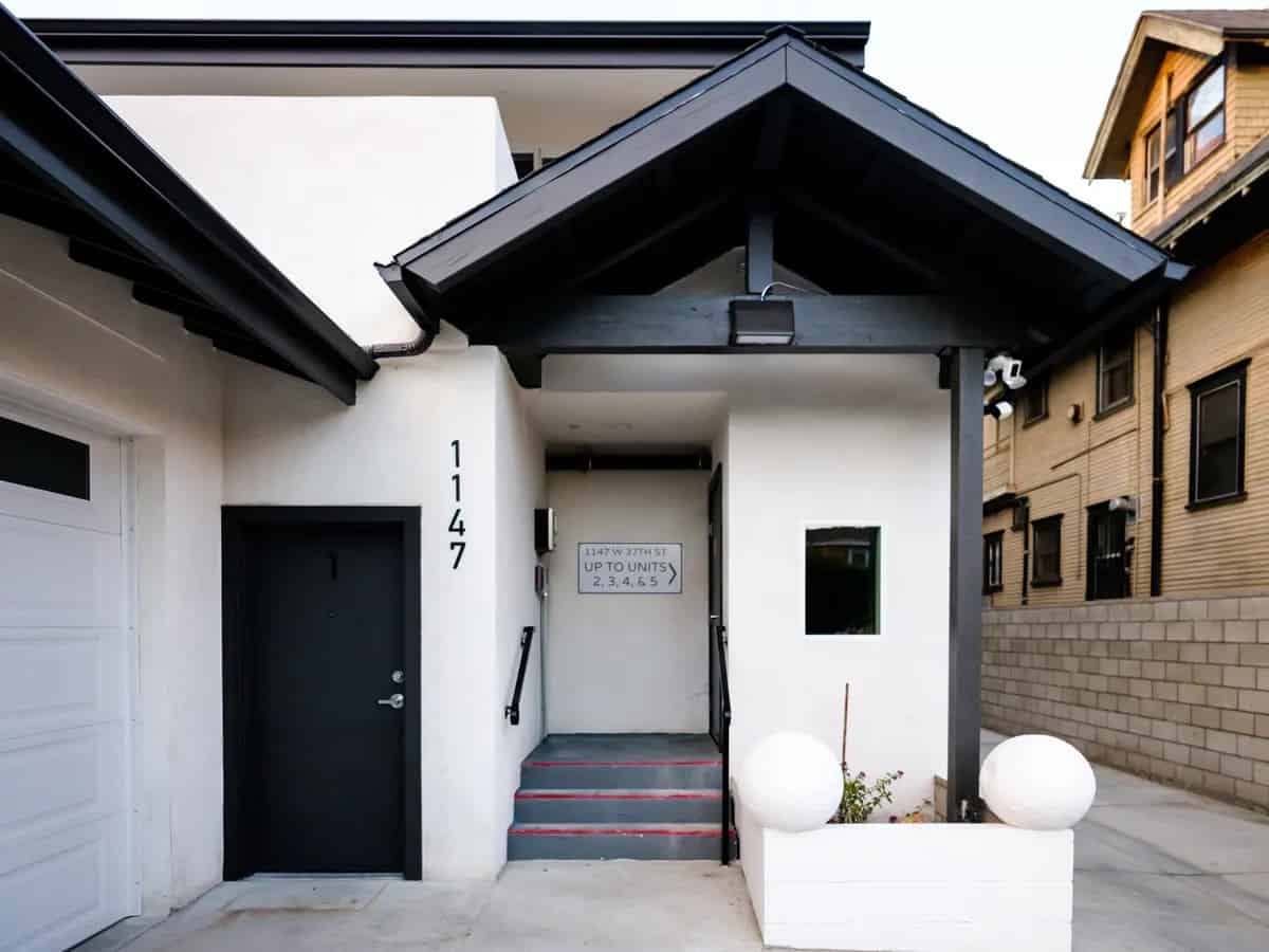 1147 W 37th St, Los Angeles - Los Angeles, California, United States - Exterior
