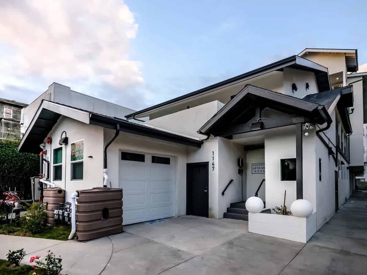 1147 W 37th St, Los Angeles - Los Angeles, California, United States - Exterior