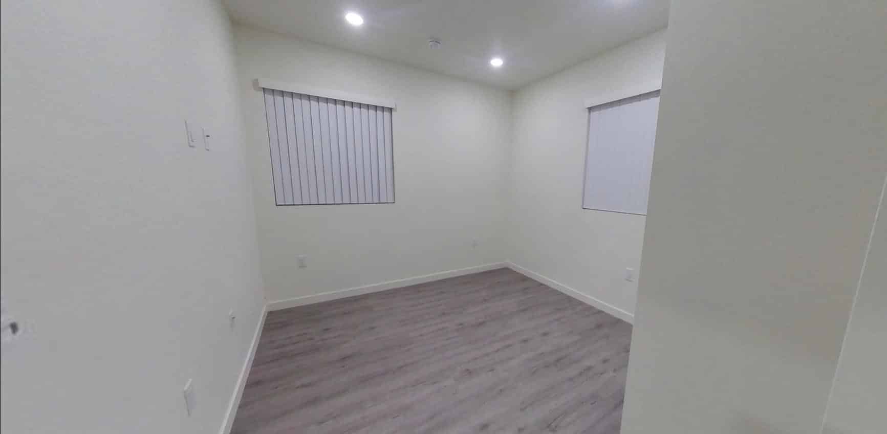 Exterior?w=400&h=260&fit=crop&q=40&auto=format&trim=auto
