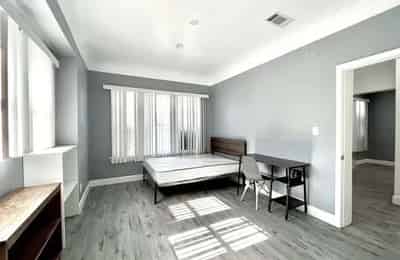 1142 W 35th St, Los Angeles - Los Angeles, California, United States - Bedroom
