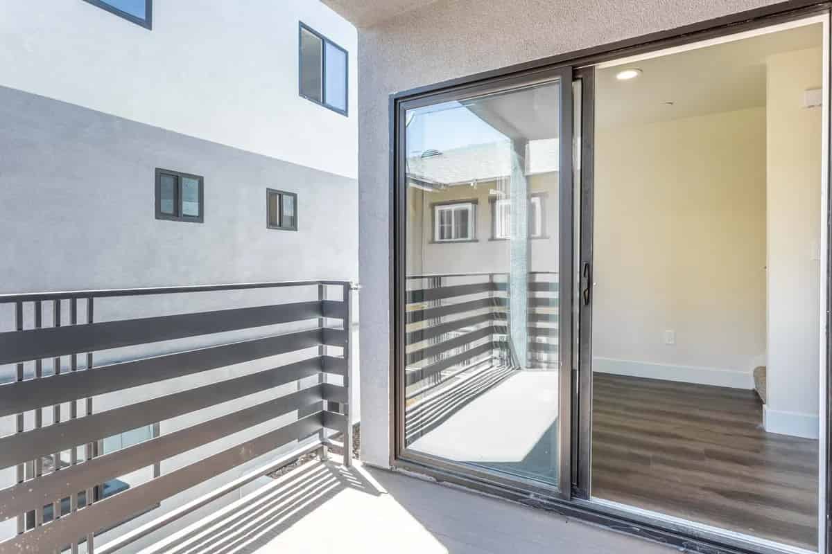 Antares (1419 S New Hampshire Ave), Los Angeles - Los Angeles, California, United States - Exterior