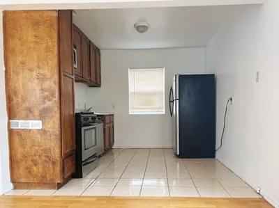 Bedroom?w=400&h=260&fit=crop&q=40&auto=format&trim=auto