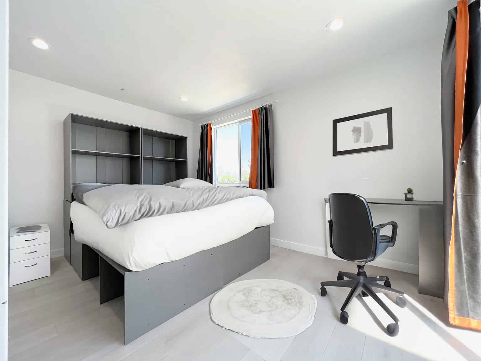 Exterior?w=400&h=260&fit=crop&q=40&auto=format&trim=auto