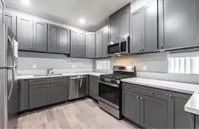 Exterior?w=400&h=260&fit=crop&q=40&auto=format&trim=auto